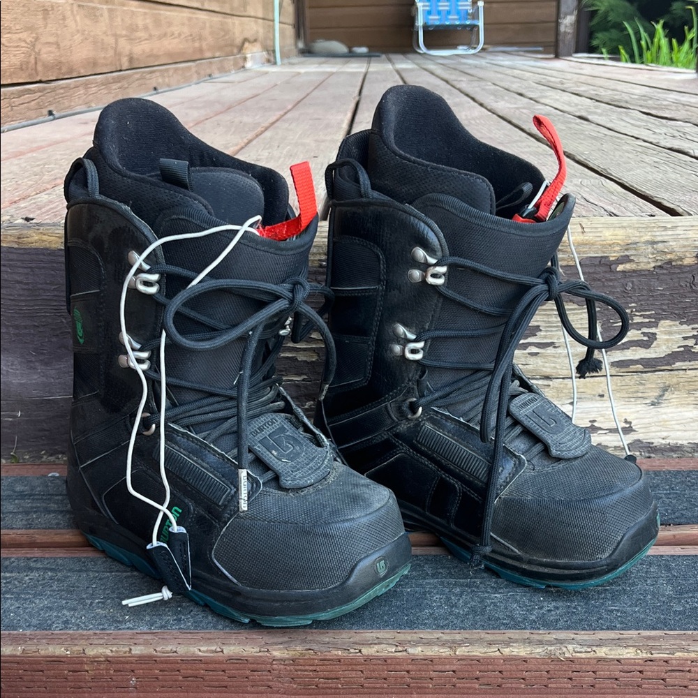 Burton youth size 5 snowboard boots